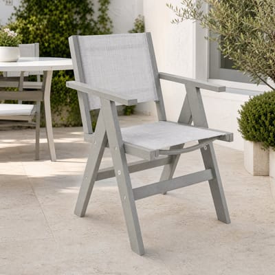 Tuin eetkamerstoel met textileen zitting - lichtgrijze HIPS kunststof houtlook diningstoel en terrasstoel met armleuningen, comfortabele tuinstoel voor eethoek, veranda, patio en outdoor dining, weerbestendig en onderhoudsarm, 58 x 63,5 x 85 cm