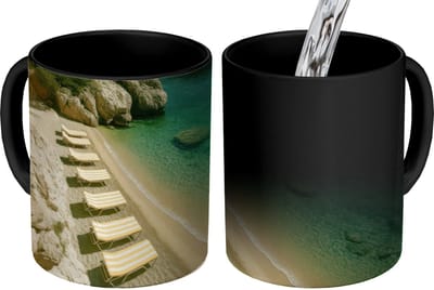 Magische Mok - Foto op Warmte Mokken - Koffiemok - Strandbedden - Zee - Stenen - Baai - Magic Mok - Beker - 350 ML - Theemok