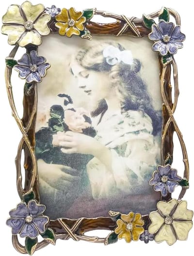 Daity Een vintage fotolijst - vintage fotolijst van hars - decoratieve wanddecoratie - unieke fotolijst met rozenreliëf voor op het bureau of aan de muur (paars).