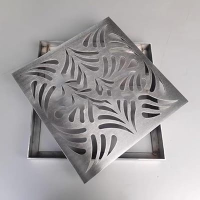 Vierkante Vloersifon - Afvoer Rooster - Waterbeheer Buiten - Verstoppingsbestendig Ontwerp - 30x30 cm - Zilver