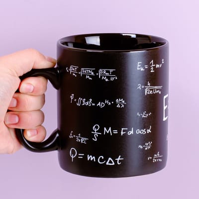 Mok met rekensommen – Zwart – 850ml – Diameter 13 cm – Cadeau meester of wiskundige