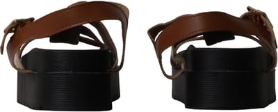 Platte sandalen met bandjes van Joalice Paris