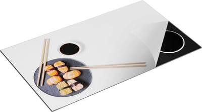 Chefcare Inductie Beschermer Sushi met Stokjes op een Witte Achtergrond - 90x50 cm - Afdekplaat Inductie - Kookplaat Beschermer - Inductie Mat
