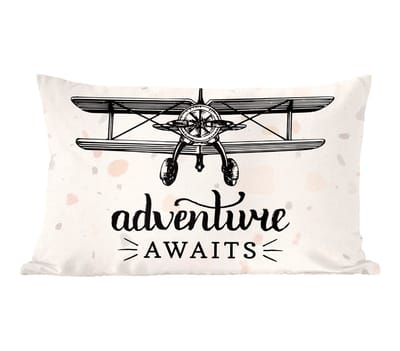 Sierkussens - Kussentjes Woonkamer - 60x40 cm - Spreuken - Quotes - Adventure awaits - Vliegtuig