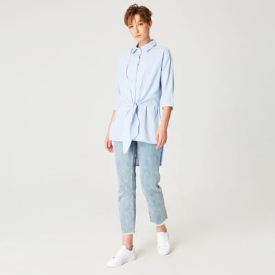 Lang shirt met geknoopte panelen vooraan