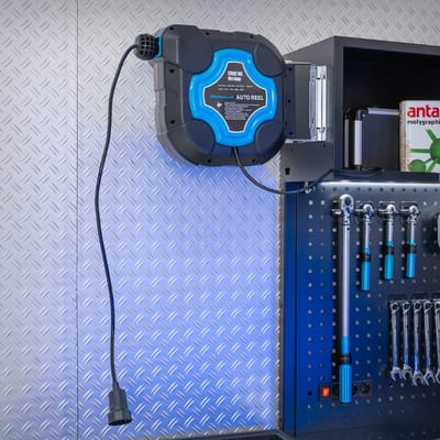 Datona® Stroomhaspel 15 meter - 3 x 2,5 mm - draaibaar en automatisch oprolbaar - Zwart