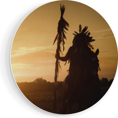 Artaza Forex Muurcirkel Indiaan met een Speer bij Zonsondergang - 80x80 cm - Groot - Wandcirkel - Rond Schilderij - Wanddecoratie Cirkel