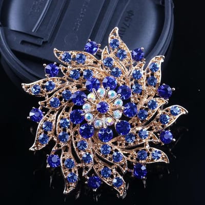 Europese En Amerikaanse Persoonlijkheid Strass Schorpioen Broche High-End Kristal Dier Kraagspeld Heren- En Dameskleding Speld gray