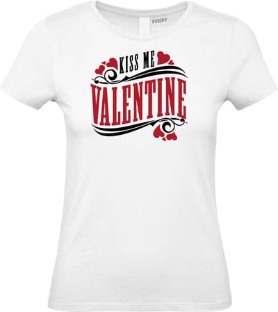 Dames T-shirt Kiss Me Valentine | valentijn cadeautje voor hem haar | valentijn | valentijnsdag cadeau | Wit dames | maat XS