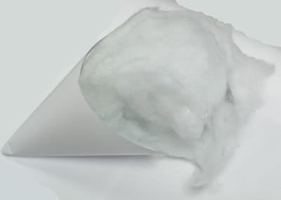 Guling fiberfill navulling vlokken 1000gr. Vormbehoudend, ademend vermogen Voelt uw guling te zacht of minder "vol" of minder veerkrachtig aanvoelt dan is deze eenvoudig weer aan uw comfort eisen aan te passen met een na-vulling. 100% Vegan#