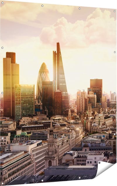 Gards Tuinposter Londen bij Zonsondergang in een Moderne Wijk - 120x160 cm - Tuindoek - Tuindecoratie - Wanddecoratie buiten - Tuinschilderij