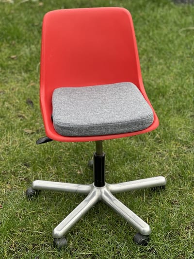 Warmpi® Draadloos Verwarmd Zitkussen / Stoelkussen - Grijs - 5cm dik memory foam - Anti sliplaag - 3 warmtestanden - Gerecycled Polyester - Incl Warmp