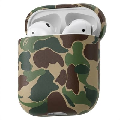 Groen hoesje voor oordopjes unisex met camouflage patroon en matte afwerking geschikt voor AirPods 4 met compact en rondomsluitend ontwerp