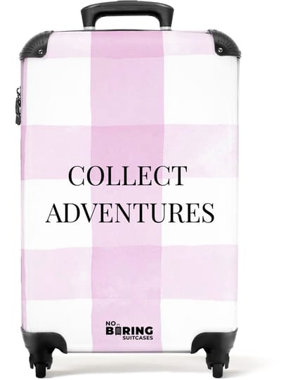 NoBoringSuitcases.com - Koffer - Roze geruite achtergrond met avontuurlijke quote - Past binnen 55x40x20 cm en 55x35x25 cm - Trolley handbagage - Valiezen met wieltjes volwassenen - Reiskoffer op wielen - Rolkoffer lichtgewicht