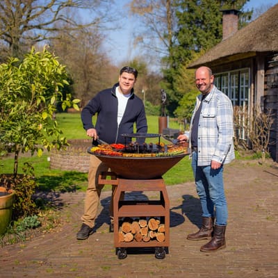 RJRoyal Living BBQ Plancha Grill Maestro XXXL Ø100cm Cortenstaal - Met Grote wielen en houtopslag vuurschaal 100cm stalen bakplaat