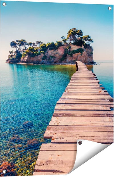Gards Tuinposter Pad op het Water naar een Grieks Eiland - 60x80 cm - Tuindoek - Tuindecoratie - Wanddecoratie buiten - Tuinschilderij