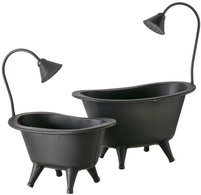Leuke set metalen bloembakken in de vorm van badkuipjes