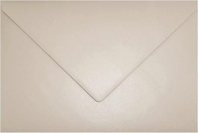 Parelmoer Enveloppen C5 - Glanzende Sluitflap - Feestelijke Uitnodigingen - Zelfdichtend Metallic Papier - 162x229mm - Zand