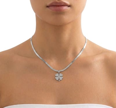 Zilverkleurige ketting voor dames en heren met klavertje vier hanger