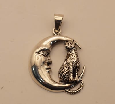 Sterling zilveren hanger kat op de maan - 925 zilver hanger maan met kat - leuke astrologie bedel voor aan ketting maan - mooie zilveren hanger kat met maan - cadeau tip