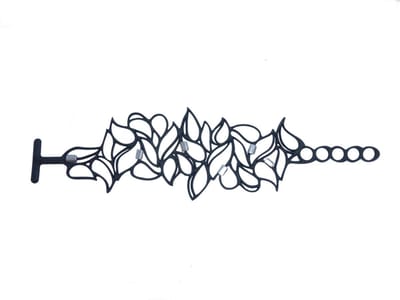Batucada - Shiny Drops - Armband - Plantaardige Oorsprong en Hypoallergeen - Vrouwen - Armband met Glanzende Druppels - Antiallergisch - Zwart - lengte 15/19 cm – effect Tattoo - ziet er uit als Rubber - Aluminium