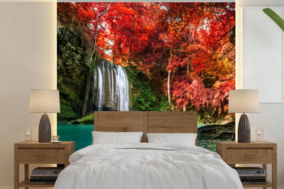 Behang - Fotobehang Waterval - boom - Rood - Herfst - Water - Breedte 220 cm x hoogte 220 cm