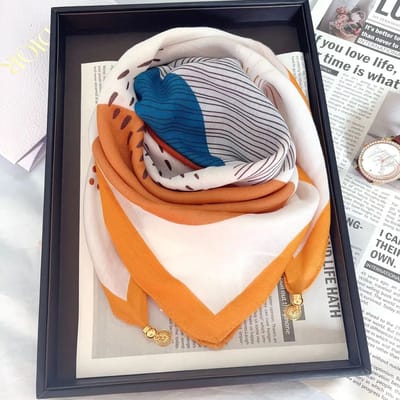 Sjaal-65cm-Vierkante sjaal met magnetische drukknoopsluiting – Te vormen tot driehoekige sjaal – Stijlvolle & elegante nekwarmer – Must-have voor elke outfit-Oranje stippen