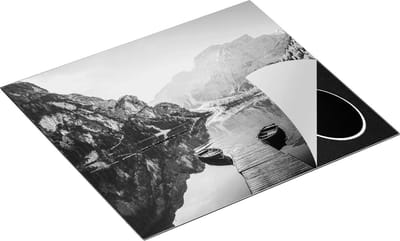 Chefcare Inductie Beschermer Twee Bootjes op het Meer in de Bergen - Zwart Wit - 60x50 cm - Afdekplaat Inductie - Kookplaat Beschermer - Inductie Mat