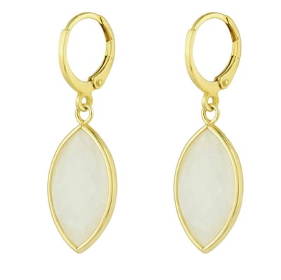 Gold plated oorbellen - oorringetjes - witte natuursteen hanger - totale lengte 35 mm