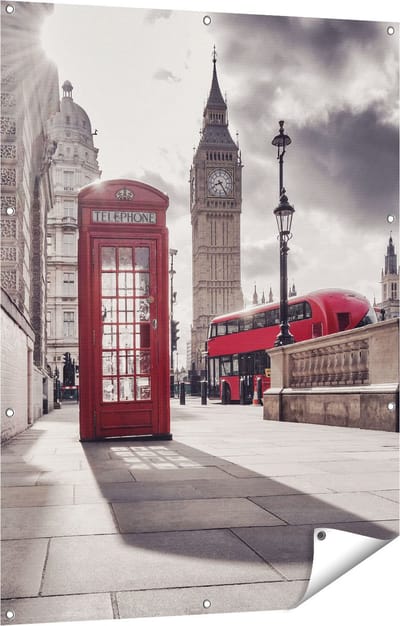 Gards Tuinposter Rode Telefooncel in Londen bij de Big Ben - 90x120 cm - Tuindoek - Tuindecoratie - Wanddecoratie buiten - Tuinschilderij