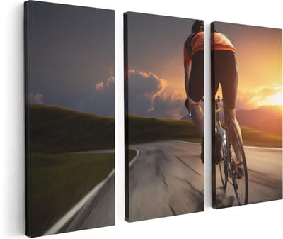Artaza Canvas Schilderij Drieluik Wielrennen Fietser op de Weg bij Zonsondergang - 120x80 - Foto Op Canvas - Canvas Print