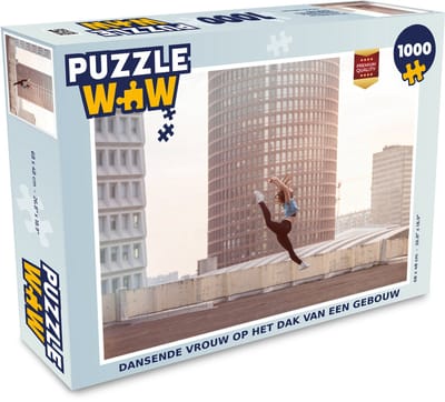 Puzzel Dansende vrouw op het dak van een gebouw - Legpuzzel - Puzzel 1000 stukjes volwassenen