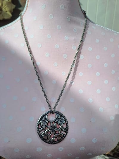 Vintage ketting met hanger met bladmotief | Vintage | Bladmotief