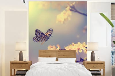 Behang - Fotobehang Vlinders - Bloesem - Tak - Boom - Breedte 160 cm x hoogte 220 cm