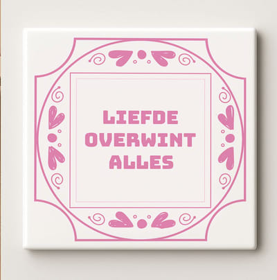 Liefde Overwint Alles Tegel 15x15cm – Romantische Roze Keramische Wanddecoratie – Inspirerende Huisdecoratie – Perfect Cadeau voor Stellen