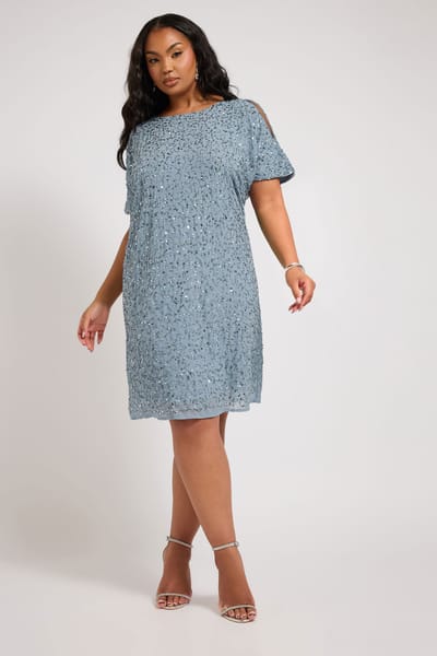 Luxe: Ultimate Embellishment Luxe Shiftjurk Met Versiering & Capemouwen In Lichtblauwsize 42