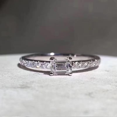 Nieuwe Mode Prachtige Eenvoudige Kunst Meisjesring Staafvorm Rots Snoep Rechthoekige Diamantring No. 10 gray