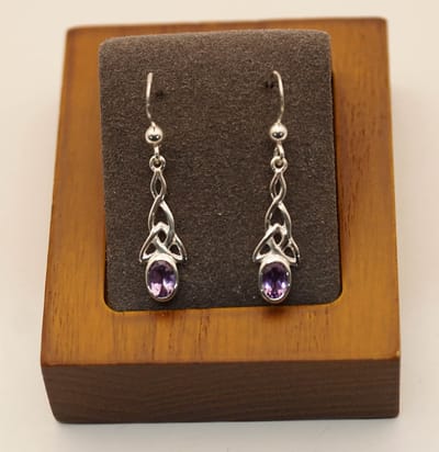 Sterling zilveren oorbellen keltische knoop met paars natuursteen amethist - leuke zilveren oorbellen met paars natuursteen - celtic earring silver