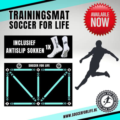 Soccer For Life® - Voetbalmat - 90x60 cm - Dribbelmat - Trainingsmateriaal - Voetbal Trainingsmateriaal - Voetbal spullen - Voetbal tapijt - Skills mat - Opvouwbaar - Antislip - Sportmat - Inclusief antislip sokken