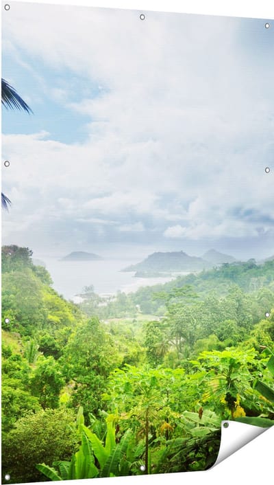 Gards Tuinposter Jungle Uitzicht op de Seychellen - 100x150 cm - Tuindoek - Tuindecoratie - Wanddecoratie buiten - Tuinschilderij