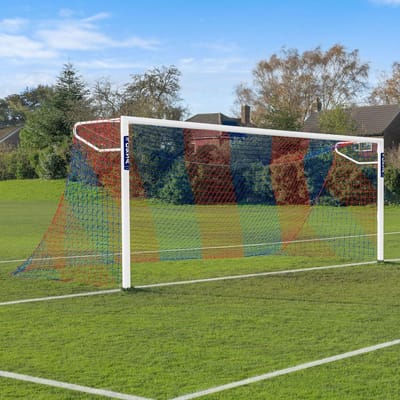 Net World Sports 24ft x 8ft Full Size Gestreept Voetbaldoelnet (3mm) (SINGLE) - Keuze uit 11 combinaties om de kleuren van je team te matchen