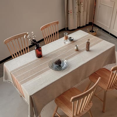 Dutchers® Linnen Tafelkleed met Franjes – 140x220cm – Beige Katoenlook Tafellaken – Elegant & Duurzaam - 100% Linnen – Tafelloper - Tafelbescherming - Rechthoekig Tafelkleed voor Eetkamer, Keuken of Tuin