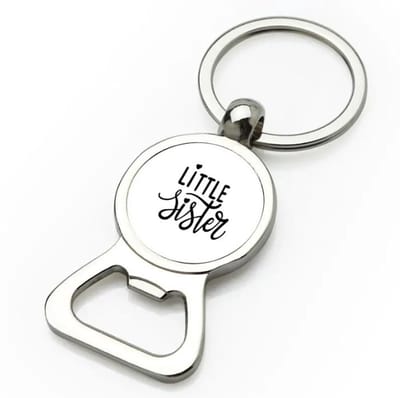 Akyol - little sister flesopener - Zus - zusje - cadeau - verjaardag - jongste zus - familie - 9 bij 3 cm