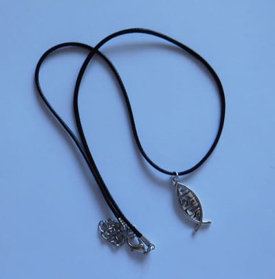 Ketting met hanger Jesus zilverkleur.