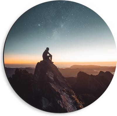 Dibond Wandcirkel - Silhouette Man op Rots - 40x40cm Foto op Aluminium Wandcirkel (met ophangsysteem)