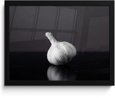 Poster in lijst - Fotolijst 40x30 cm - Posters - Knoflook - Zwart - Wit - Posterlijst zwart - Decoratie - Wanddecoratie woonkamer - Muurdecoratie slaapkamer