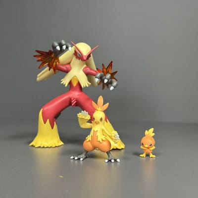 Anime Pokemon Figuur Blaziken Evolutiegroep PVC Actiefiguren Collectie Model Speelgoed Cadeaus gray