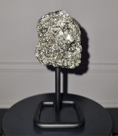 ThaleiaDesign - pyriet op standaard - Pyriet - Edelstenen en mineralen - kristal - woondecoratie