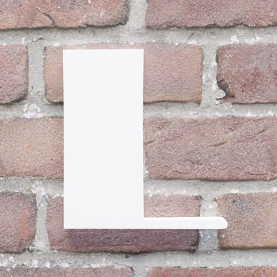 Huisnummer Broadway L wit - Huisnummerbord - 10 cm - zelfklevend