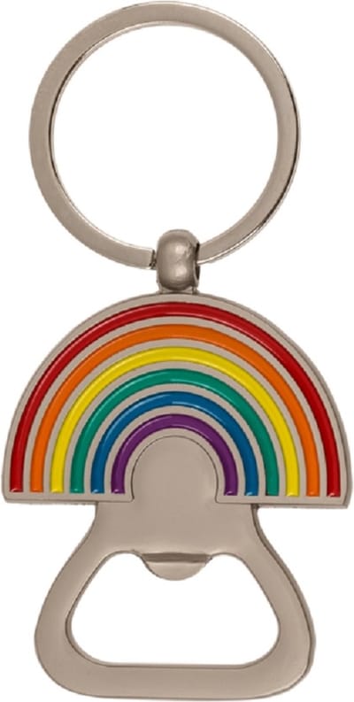 Gemakkelijk om erbij te hebben deze kleurrijke regenboog flessenopener met sleutelhanger die aan de sleutelbos of in de keuken kan worden opgehangen. Erg leuk om dit artikel voor jezelf te kopen of om cadeau te geven aan iemand.